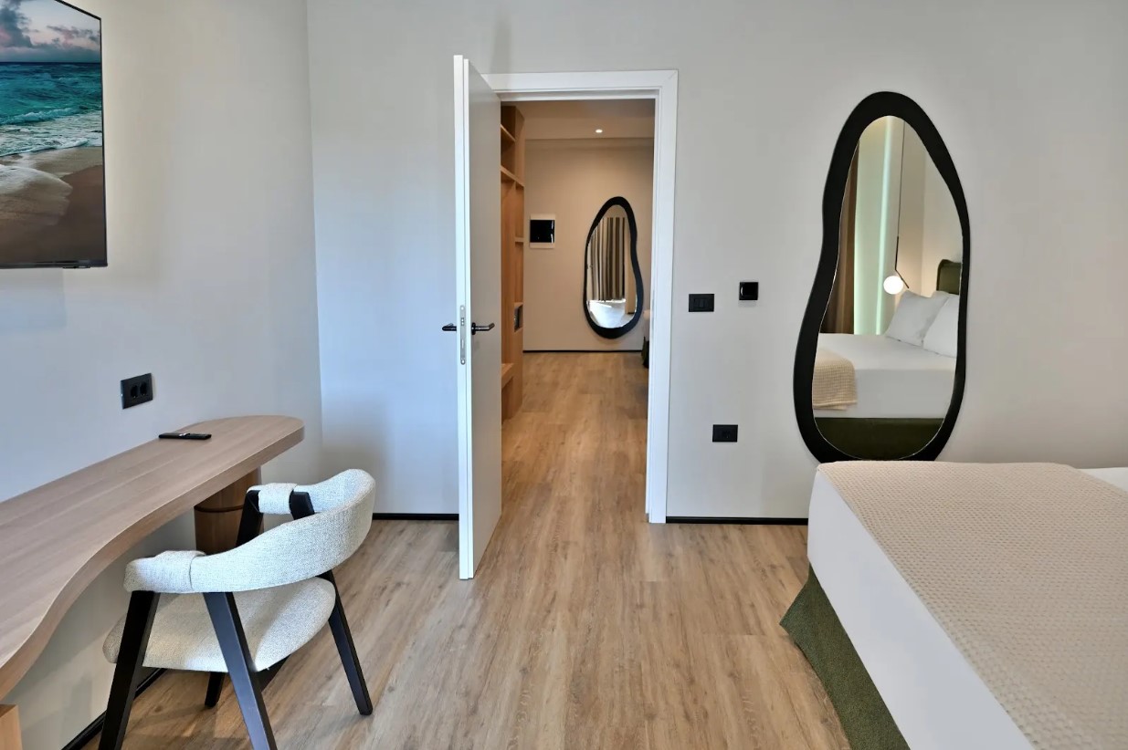 Deluxe Room 1